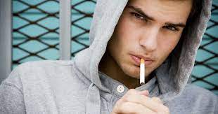سیگار در نوجوانی چه پیامد هایی دارد